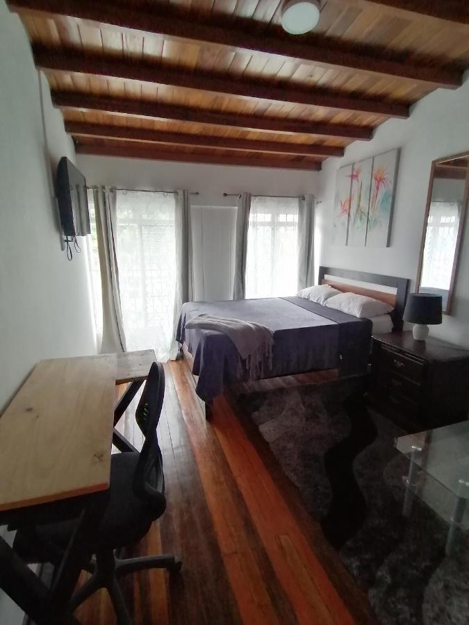 Airport Traveler'S Home. Alajuela Extérieur photo
