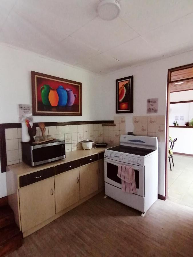 Airport Traveler'S Home. Alajuela Extérieur photo