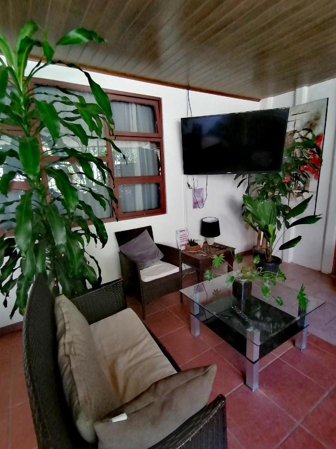 Airport Traveler'S Home. Alajuela Extérieur photo