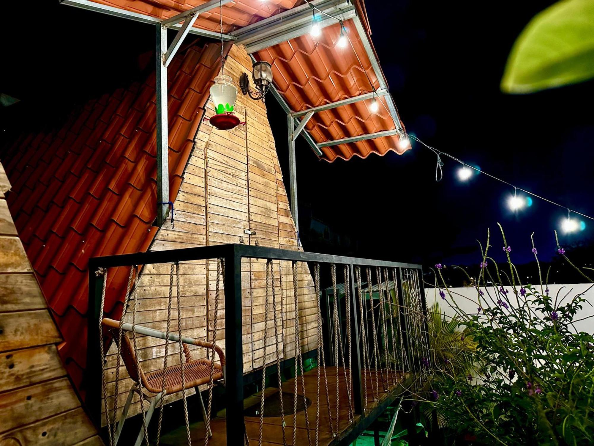 Airport Traveler'S Home. Alajuela Extérieur photo